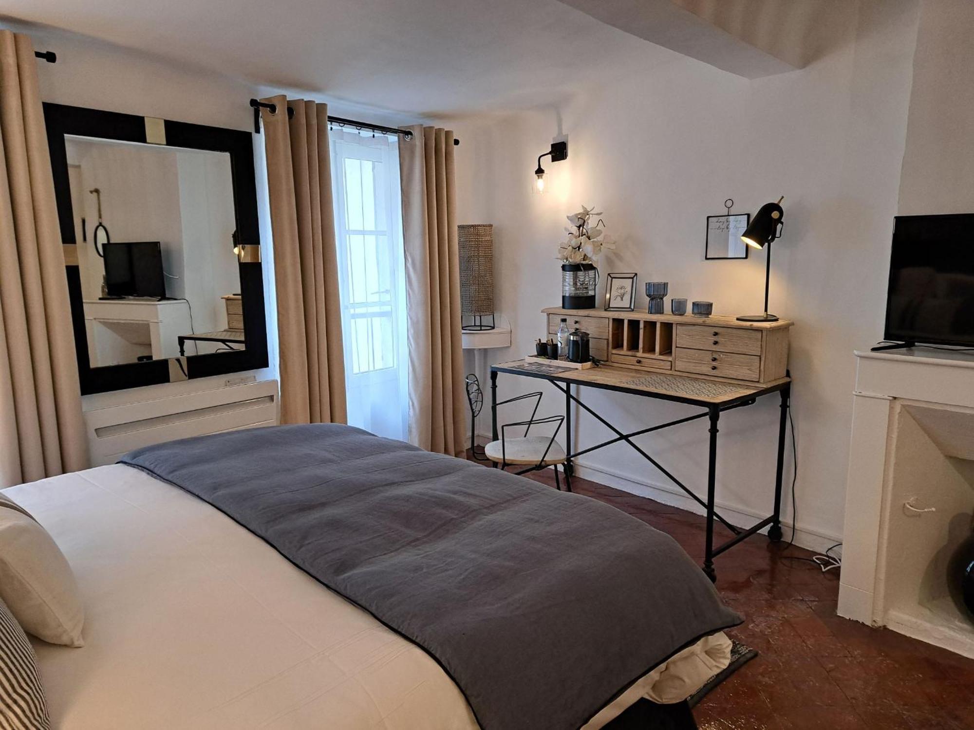Hotel Le Patio De Sophie Sisteron Kültér fotó